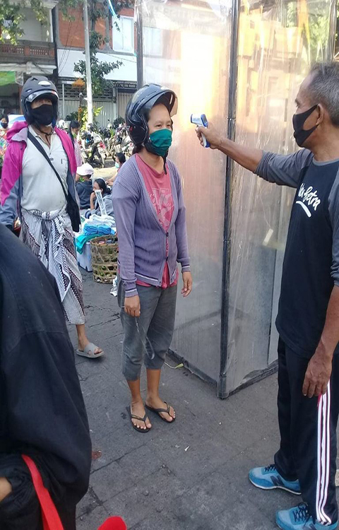 Rutinitas Kegiatan Pencegahan Penyebaran Covid-19 di beberapa Pasar di bawah naungan Perumda Pasar S