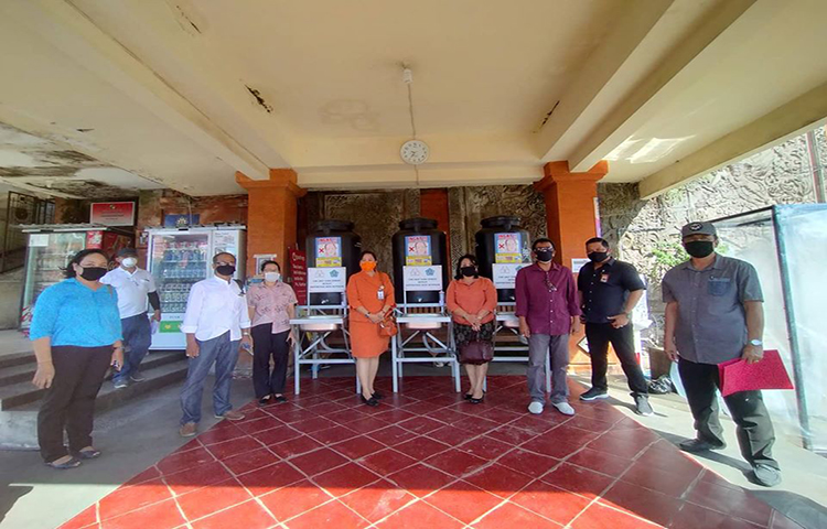Penyerahan CSR Grup Tiara Dewata dengan Disperindag Kota Denpasar 