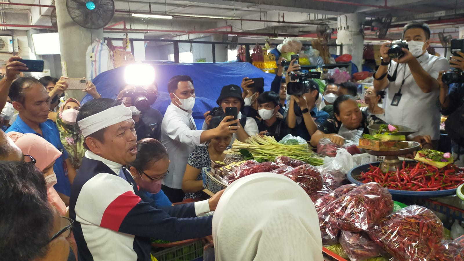 Komisi IV Dewan Perwakilan Rakyat Republik Indonesia (DPR RI) melakukan kunjungan kerja ke Pasar Badung.