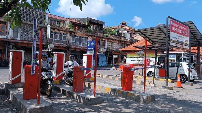 Perumda Evaluasi Parkir Tapping di Pasar Badung