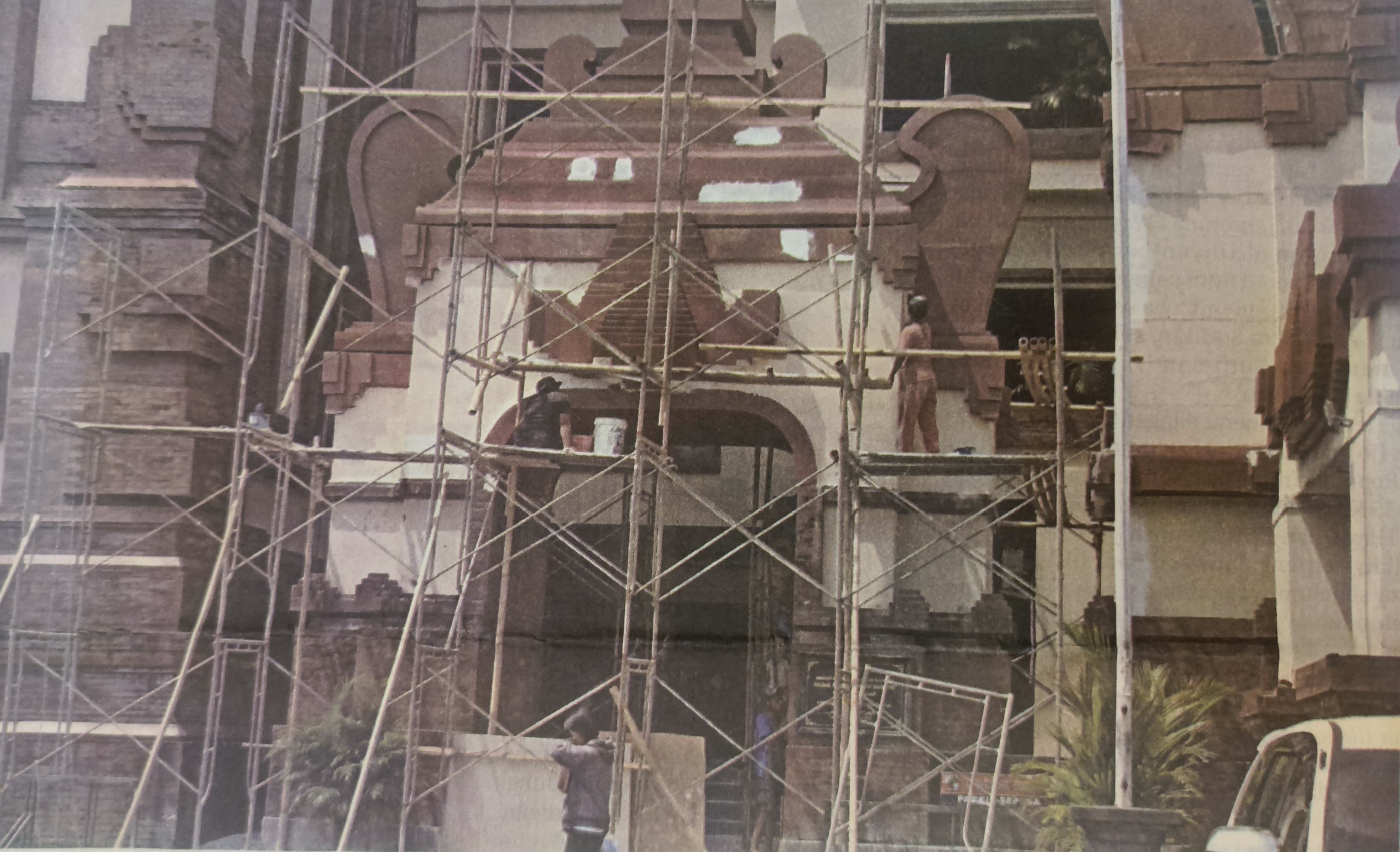 Gapura Pasar Badung Mulai Direnovasi